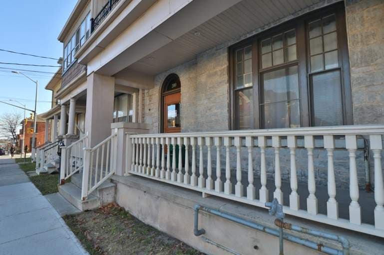 200 Queen Street, apartments for rent in downtown Kingston