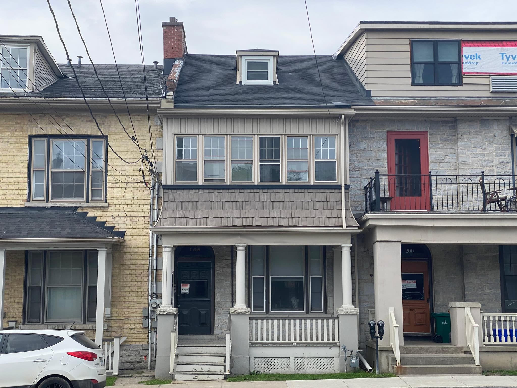 198 Queen Street, apartments for rent in downtown Kingston